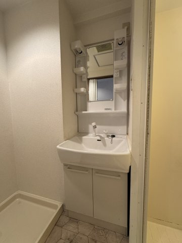 シャロン鷹取東の洗面所