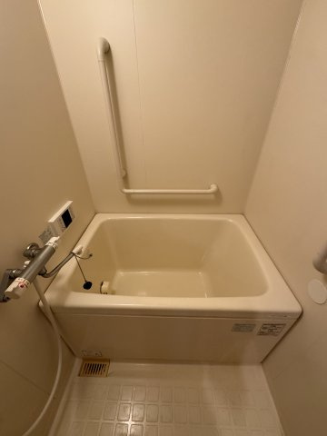 シャロン鷹取東の浴室