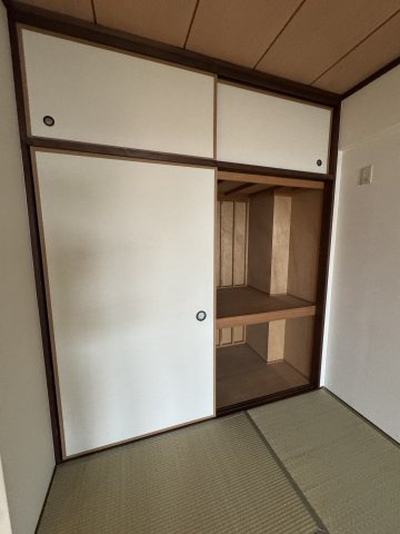 シャロン鷹取東の収納