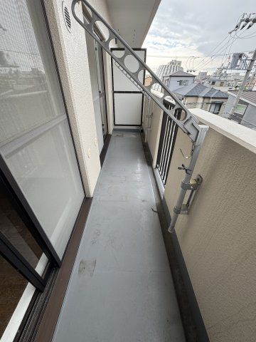 シャロン鷹取東のバルコニー