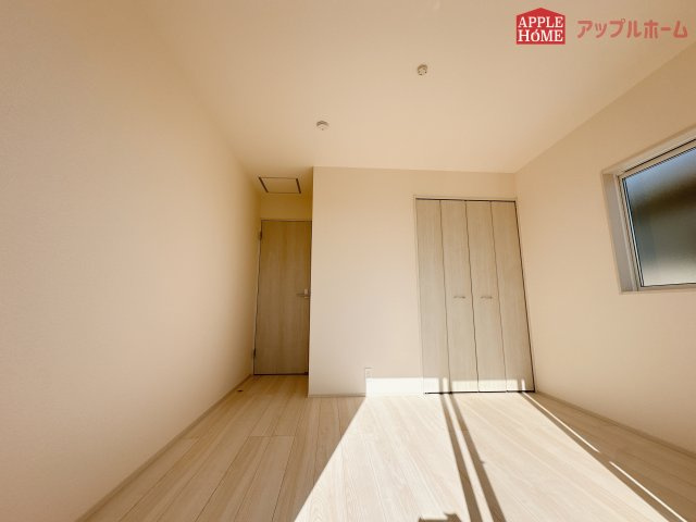 [新築住宅] 東松山市六軒町 全3棟の洋室|２階居室は全室収納あり！たっぷりある収納活用でお部屋もキレイを保てます♪