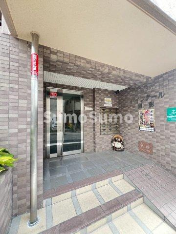 パインテール御影のエントランス|落ち着いたエントランスです