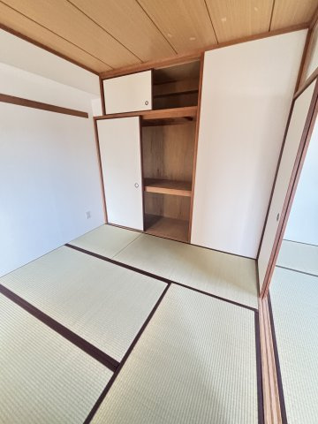 シャロン長田の和室