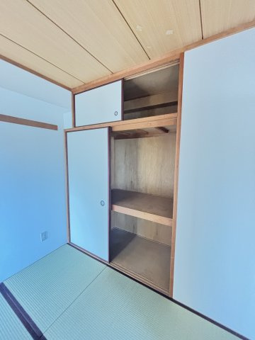 シャロン長田の和室