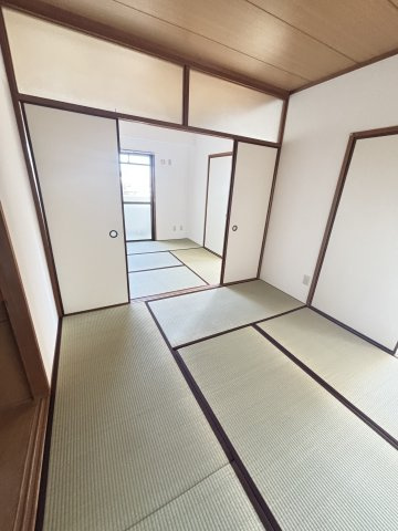 シャロン長田の和室