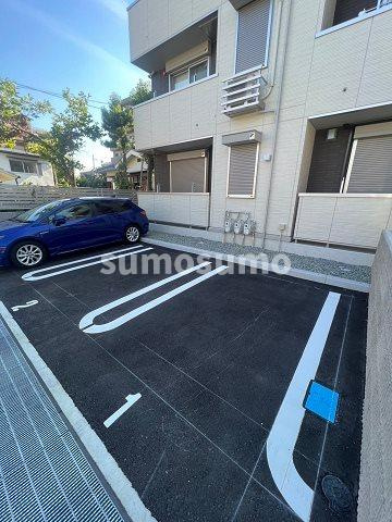 ソーリス・ルクスの駐車場