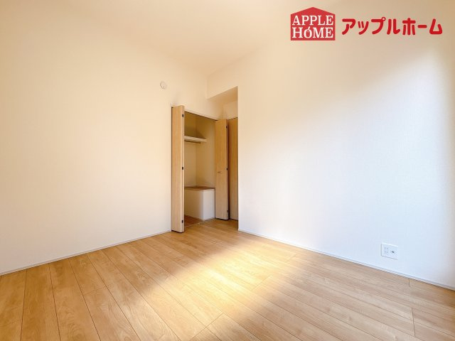 [新築住宅] 鶴ヶ島市羽折町 全4棟の洋室|２階居室は全室収納あり！たっぷりある収納活用でお部屋もキレイを保てます♪