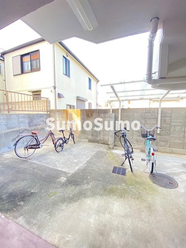 ジュネス本山の外観