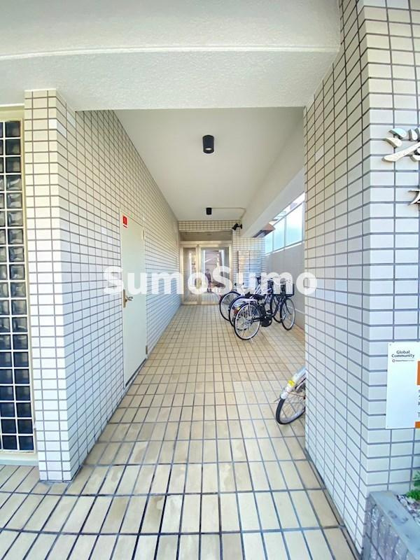 ジュネス本山の外観