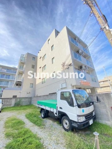 ジュネス本山の外観