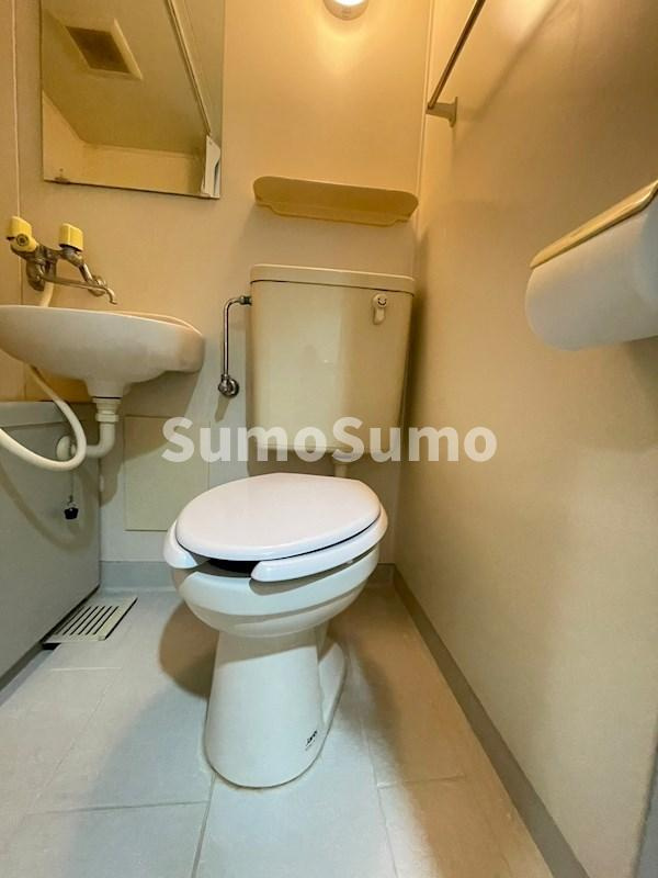 ノーブル日高のトイレ|シンプルで使いやすいトイレです