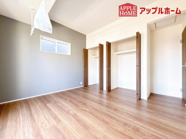 [新築住宅] 鶴ヶ島市羽折町 全4棟の洋室|２階居室は全室収納あり！たっぷりある収納活用でお部屋もキレイを保てます♪