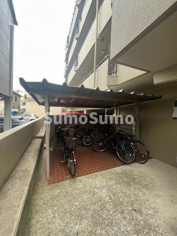ハピネス東須磨の駐車場