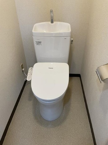 杉並区堀ノ内３丁目の賃貸マンションのトイレ