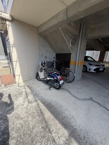 ハイツ清水の駐車場