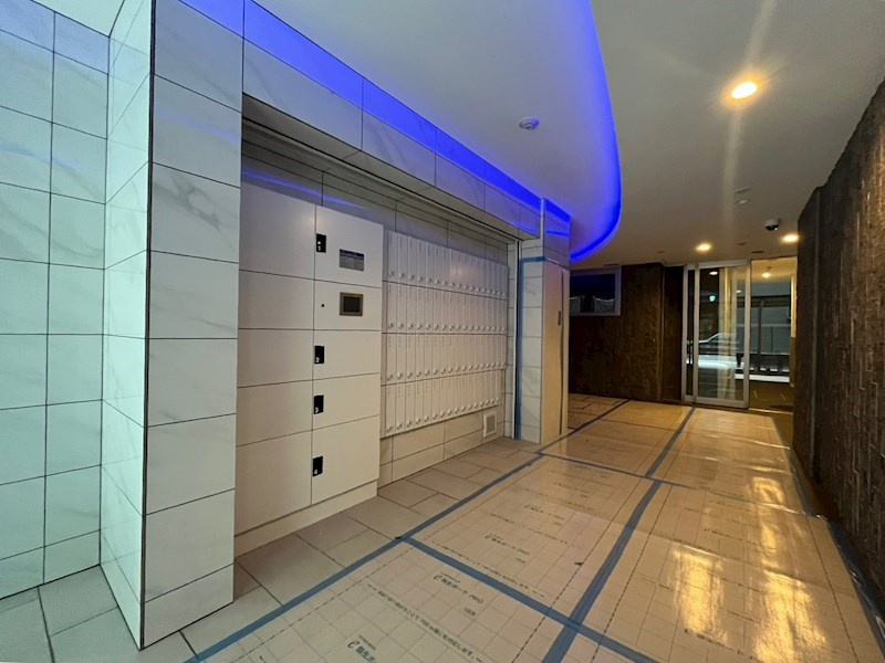 セレニテ本町リアンのロビー