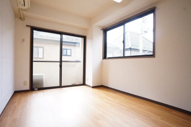 グランピエールK２の寝室|もちろんバス・トイレ別ですよ