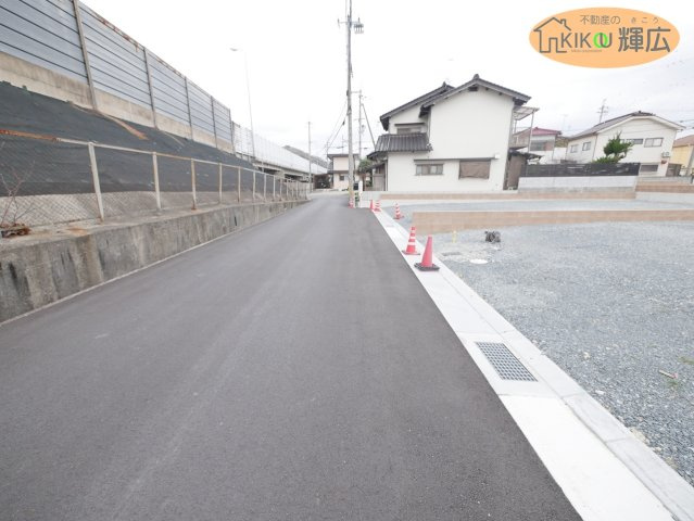 高砂市阿弥陀町魚橋（全17）土地　9号地の前面道路含む現地写真