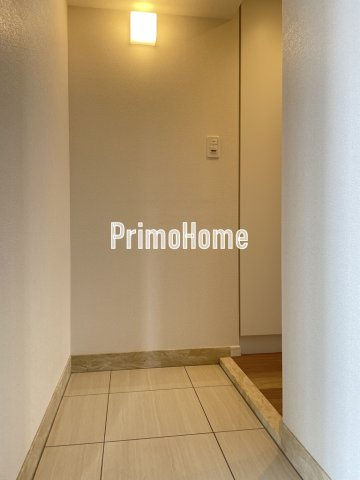 ウエルカーサ文京湯島の玄関