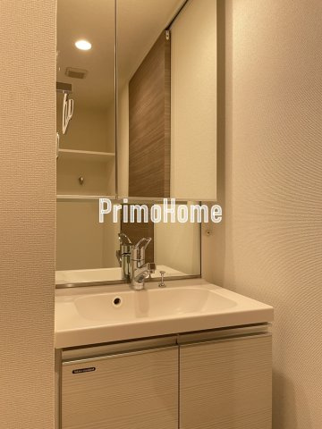 ウエルカーサ文京湯島の洗面所