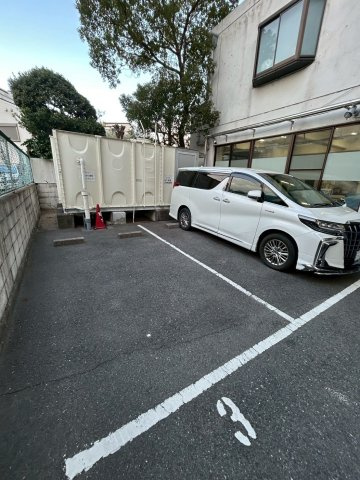 ステラ田中町の駐車場