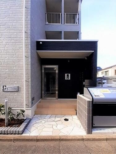 メゾンアイティーサンシャインのエントランス