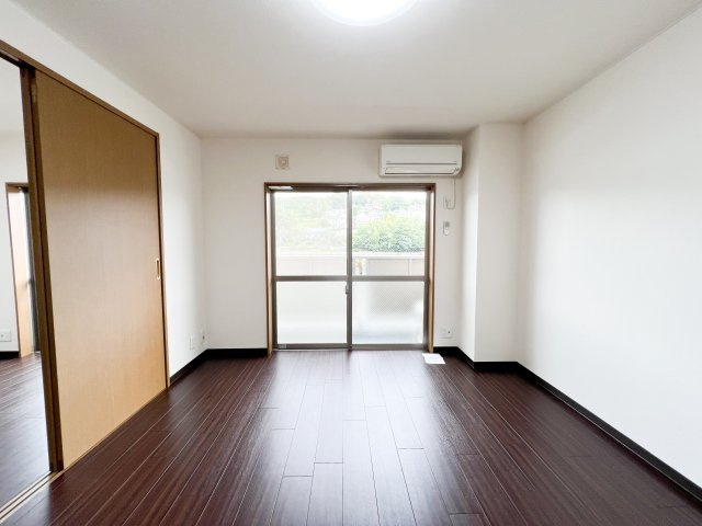 グランビューの洋室