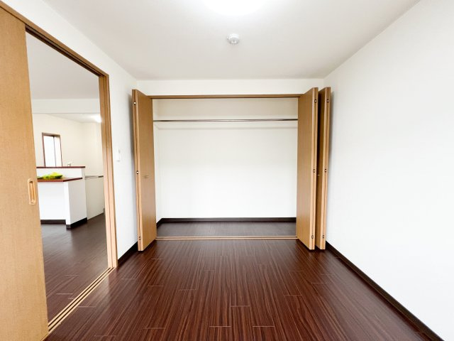 グランビューの洋室