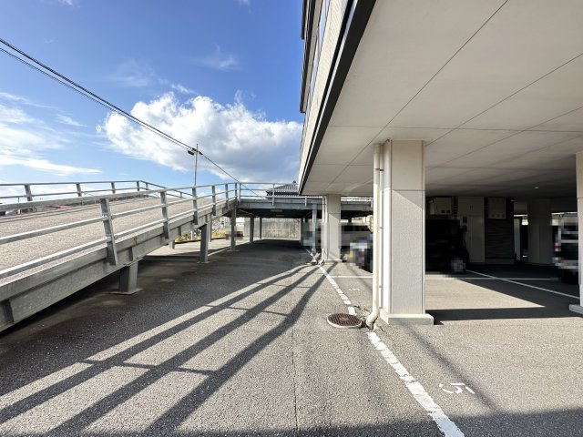 グランビューの駐車場