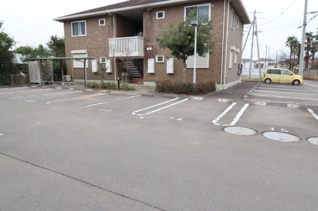 グランド メゾン Bの駐車場|駐車場