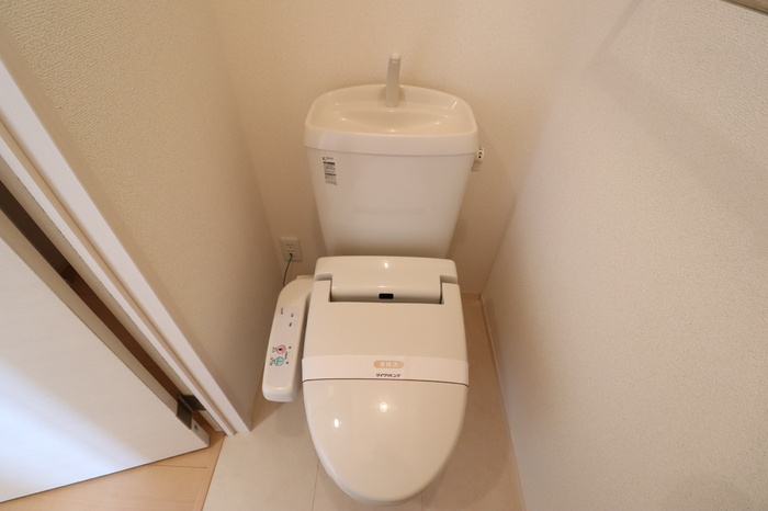 グランド メゾン Bのトイレ|もちろん温水洗浄暖房便座です