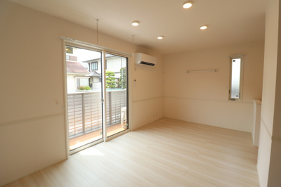 【居間・リビング】 | soavino（ソアヴィーノ） Ａ | リビング全景（エアコン付）