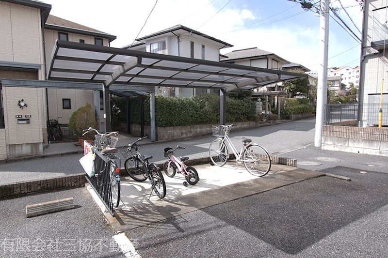 グランシード美杉台の外観|駐輪場付き