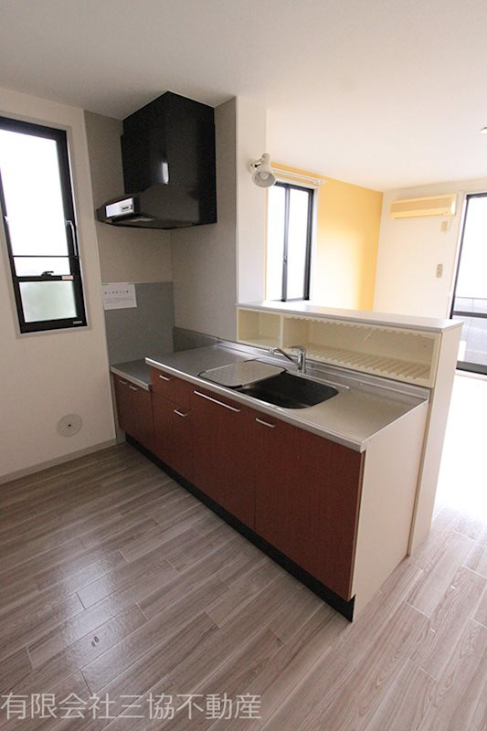 グランシード美杉台|人気の対面キッチン♪　吊り棚がないタイプで空間が広く感じます