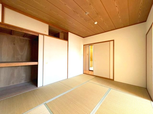 ロイヤルハイツ藤井寺の和室