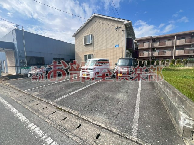 カンフォート東合川の駐車場