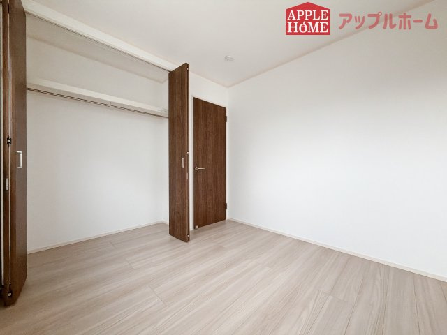 [新築住宅] 東松山市松山町3丁目 全4棟の洋室|２階居室は全室収納あり！たっぷりある収納活用でお部屋もキレイを保てます♪