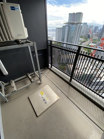 【バルコニー】