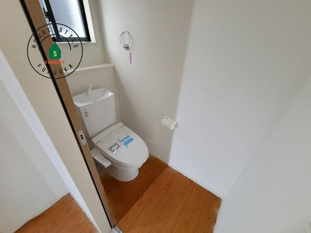 福岡市早良区内野５丁目第1-3棟（3号棟）の内観：施工例|温水洗浄便座を完備しております。2ヶ所にトイレがあるのは朝の慌ただしい時間も安心です。