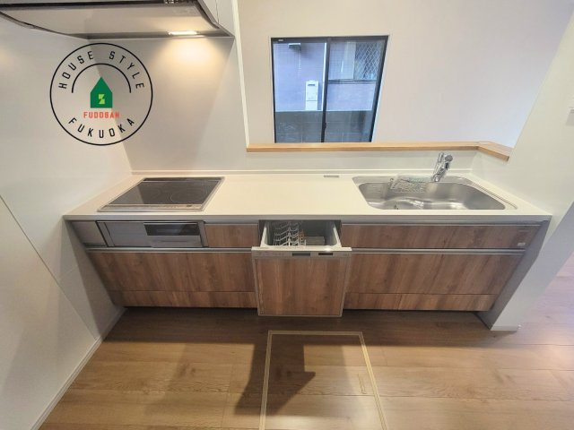 福岡市早良区内野５丁目第1-3棟（3号棟）の内観：施工例|キッチン。グリル・食器洗い乾燥機・浄水器も完備。