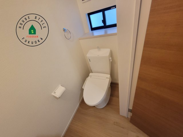 糸島市前原北４丁目第3-1棟（1号棟）の内観：施工例|温水洗浄便座を完備しております。2ヶ所にトイレがあるのは朝の慌ただしい時間も安心です。