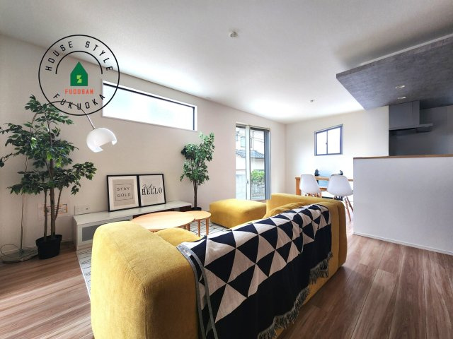 糸島市前原北４丁目第3-1棟（1号棟）の内観：施工例|ご家族を近くに感じられる対面キッチンのLDK。会話もはずみそうですね。