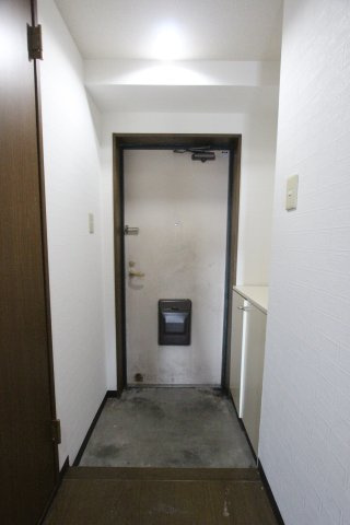 フレイア河原の玄関|参考写真です。現況優先。