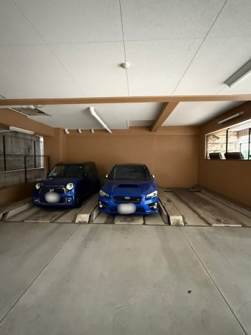 プレサンス東本町Vol.2の駐車場|駐車場完備です