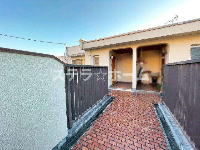 山手台4 中古テラスハウスの外観