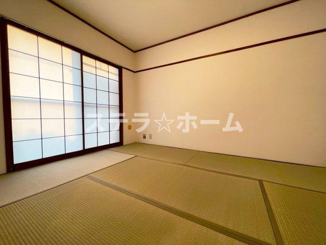 山手台4 中古テラスハウスの和室|和室がひろがる居住スペース