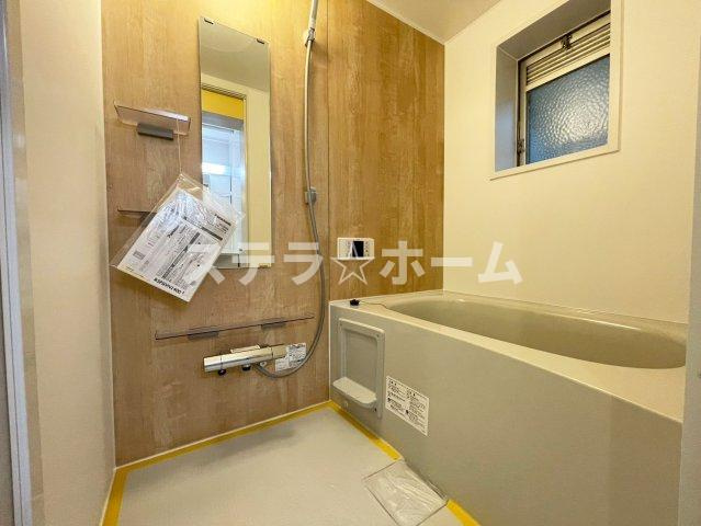 山手台4 中古テラスハウスの浴室|きれいなお風呂です