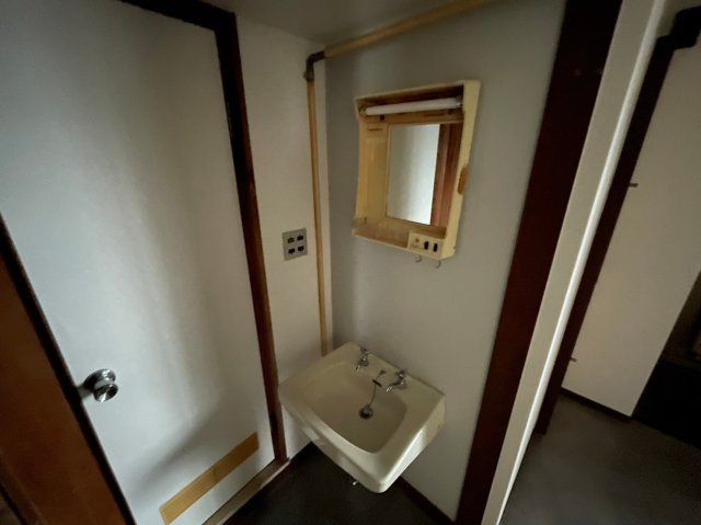 レジデンス　ドゥ・ルウエストの玄関