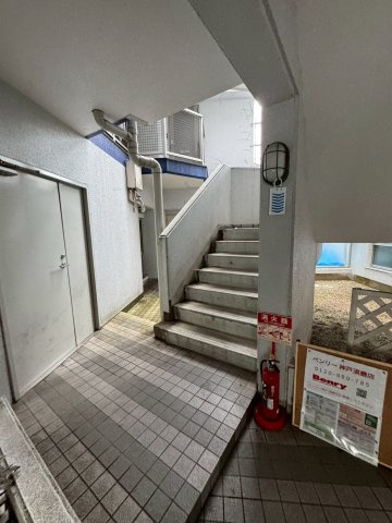 ヒルバレー妙法寺駅前のロビー