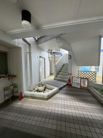 ヒルバレー妙法寺駅前のロビー